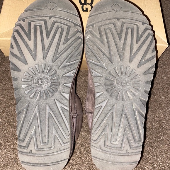 Mini brown uggs - Picture 2 of 6